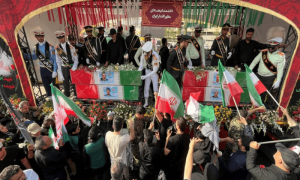 اسرائیل کی طرف سے مردہ قرار دیے جانیوالے خامنہ ای کے قریبی مشیر ریاستی جنازے میں شریک