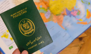پاکستانی پاسپورٹ کی درجہ بندی میں بہتری، کتنے اور کونسے ممالک میں اب ویزا فری انٹری مل سکے گی؟