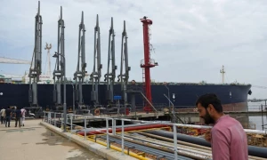 Pakistan looking to sell excess LNG amid supply glut curbing local gas output