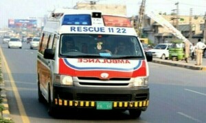 مانسہرہ، کھولیاں کے مقام پر سیاحوں کی گاڑی کھائی میں جا گری،7 افراد زخمی