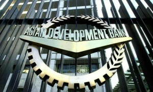 ADB warns political turmoil and security risks threaten Pakistan’s economic recovery