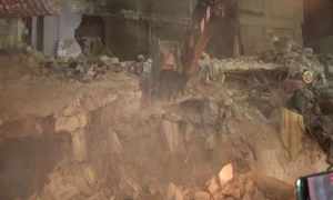 Lyari building collapse: Police blames SBCA officials, owner for 27 deaths