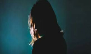چشتیاں میں معمر خاتون کو 2 افراد نے سرعام تشدد کا نشانہ بناڈالا