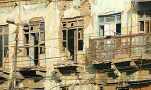 Karachi commissioner forms committee for long-term plan on dangerous buildings