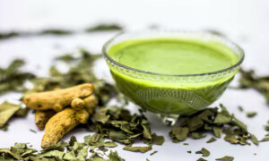 چمکدار اور صاف جلد کے لیے نیم کا استعمال کیسے کریں؟