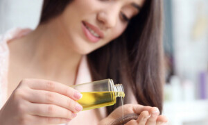 بالوں میں تیل لگانا بند کرنے سے کیا ہوتا ہے؟