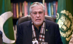 نائب وزیراعظم اسحاق ڈار امریکا کے دورے پر روانہ ہو گئے