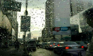 Karachi welcomes rainy weather amid widespred power outage