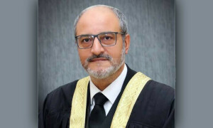 اسلام آباد ہائیکورٹ: ججز روسٹر اور کاز لسٹ کا معاملہ ایک بار پھر تنازع کا شکار، جسٹس سردار اعجاز اسحاق کا سخت ردعمل
