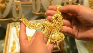 Gold price in Pakistan jumps by Rs3,600 per tola