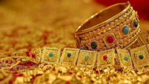 پاکستان میں سونے کی فی تولہ قیمت میں مزید کمی، نئی قیمت کتنی ہوگئی؟