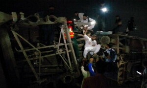 Islamabad Express en route to Rawalpindi derails near Kala Shah Kaku