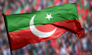 پی ٹی آئی کی ایک اور بڑی وکٹ اُڑ گئی، ساتھیوں سمیت پارٹی بدل لی