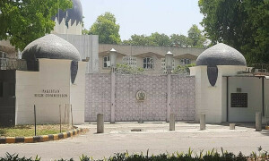 بھارت میں پاکستانی سفارت کاروں کو ہراساں کیا جانے لگا