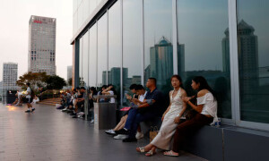 US, China extend tariff truce by 90 days, staving off surge in duties