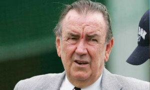 Former Australia captain and coach Simpson dies at 89