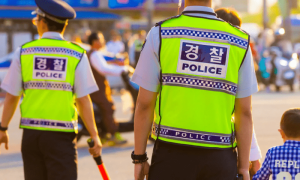جنوبی کوریا میں جرائم کی روک تھام کے لیے بے جان پولیس افسران تعینات