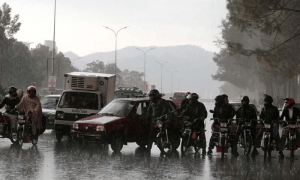 Heavy rains batter D I Khan; eight killed, dozens Injured