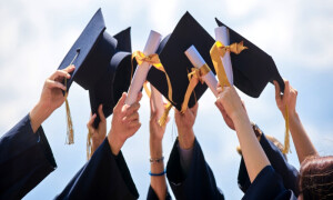 دنیا کا وہ ترقی یافتہ ملک جہاں کوئی روایتی یونیورسٹی موجود نہیں