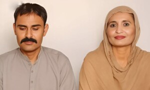 چائے پیش کرنے کا انداز دل کو بھا گیا، پرنسپل نے چپراسی سے نکاح کرلیا