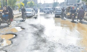 ٹوٹا پھوٹا کراچی ٹوٹا پھوٹا کراچی