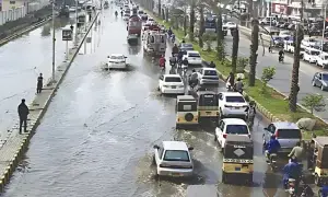 Heavy rain lashes parts of Karachi; NDMA warns of urban flooding