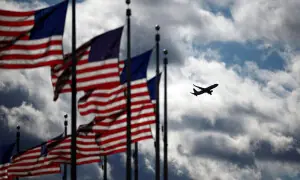 امریکی ایچ ون-بی ویزا کی نئی فیس کن افراد پر لاگو نہیں ہوگی؟ تنازع کے بعد وائٹ ہاؤس کی وضاحت جاری