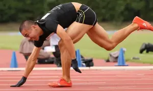Japanese youth breaks Guinness World Record by running like an animal