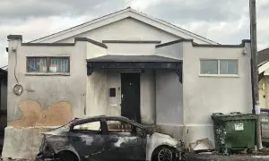 برطانیہ: نمازیوں کی موجودگی میں مسجد کو آگ لگا دی گئی