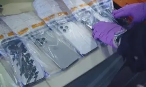 ایک آئی فون نے 40 ہزار موبائل فونز اسمگل کرنے والا گینگ پکڑوا دیا