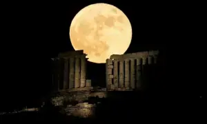 First of three supermoons to light up Pakistan’s sky tonight