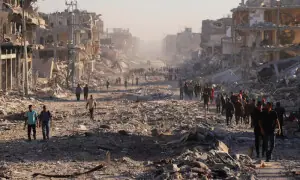 Israeli forces start pulling back from parts of Gaza under ceasefire deal