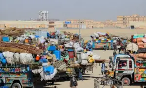 پاک افغان جھڑپوں کے بعد پاکستانی افواج افغان سرحد پر ہائی الرٹ، تجارت معطل
