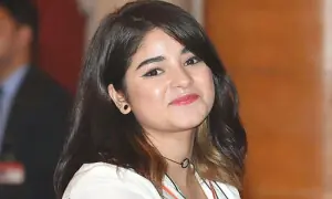 ’دنگل گرل‘ زائرہ وسیم پیا گھر سدھار گئیں