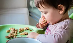 بچوں کو الرجی سے بچانے کے لیے مونگ پھلی کب کھلائی جائے؟