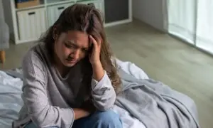 وہ خاموش تھکن کیا ہے جو بے شمار خواتین جھیل رہی ہیں؟