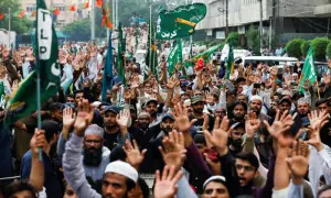 تحریک لبیک پابندی کے باوجود انتخابات لڑنے کی اہل، الیکشن کمیشن کی فہرست میں بدستور شامل