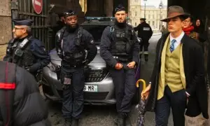 لووِر میوزیم چوری: تصویر میں نظر آنے والا نوجوان اسرار بن گیا لووِر میوزیم چوری: تصویر میں نظر آنے والا نوجوان اسرار بن گیا