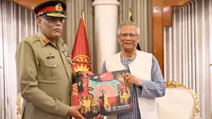 جنرل ساحر شمشاد کو ’گریٹر بنگلادیش‘ کا نقشہ ملنے پر بھارت میں آگ لگ گئی جنرل ساحر شمشاد کو ’گریٹر بنگلادیش‘ کا نقشہ ملنے پر بھارت میں آگ لگ گئی
