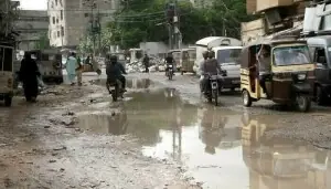 Legal notice challenges Karachi’s e-challan system amid poor road conditions Legal notice challenges Karachi’s e-challan system amid poor road conditions