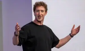 زکربرگ نئی اے آئی ٹیکنالوجی کے لیے اربوں ڈالر برباد کرنے کو تیار زکربرگ نئی اے آئی ٹیکنالوجی کے لیے اربوں ڈالر برباد کرنے کو تیار