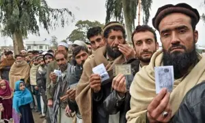 پاکستانی خواتین سے شادی کرنے والے افغان مردوں کو شہریت دینے کا فیصلہ معطل