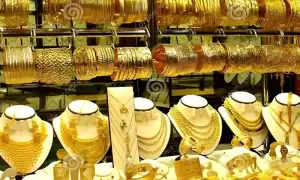 Gold price drops again in Pakistan as global rates decline