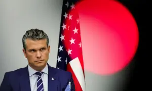 US Defence Secretary signs 10-year defence pact with India US Defence Secretary signs 10-year defence pact with India