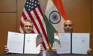 امریکا اور بھارت کے درمیان 10 سالہ دفاعی معاہدے پر دستخط امریکا اور بھارت کے درمیان 10 سالہ دفاعی معاہدے پر دستخط