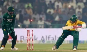 تیسرا ٹی 20، جنوبی افریقا نے پاکستان کوجیت کے لیے 140رنز کا ہدف دے دیا تیسرا ٹی 20، جنوبی افریقا نے پاکستان کوجیت کے لیے 140رنز کا ہدف دے دیا