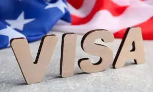 امریکا: تارکین وطن کے ویزوں کی حد مقرر: ’سفید فاموں کو ترجیح‘