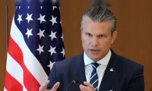 پینٹاگون سربراہ کا ویتنام کا دورہ، ہتھیاروں کی فراہمی کے مذاکرات میں پیشرفت کا امکان پینٹاگون سربراہ کا ویتنام کا دورہ، ہتھیاروں کی فراہمی کے مذاکرات میں پیشرفت کا امکان