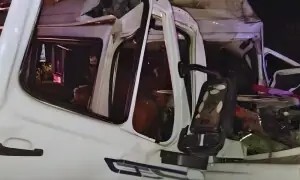 بھارت: پوجا سے واپس لوٹنے والوں کی بس خوفناک حادثے کا شکار، 18 افراد ہلاک بھارت: پوجا سے واپس لوٹنے والوں کی بس خوفناک حادثے کا شکار، 18 افراد ہلاک