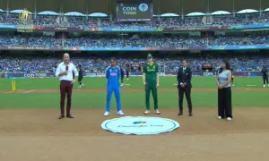 India tighten grip as early strikes check South Africa in World Cup final